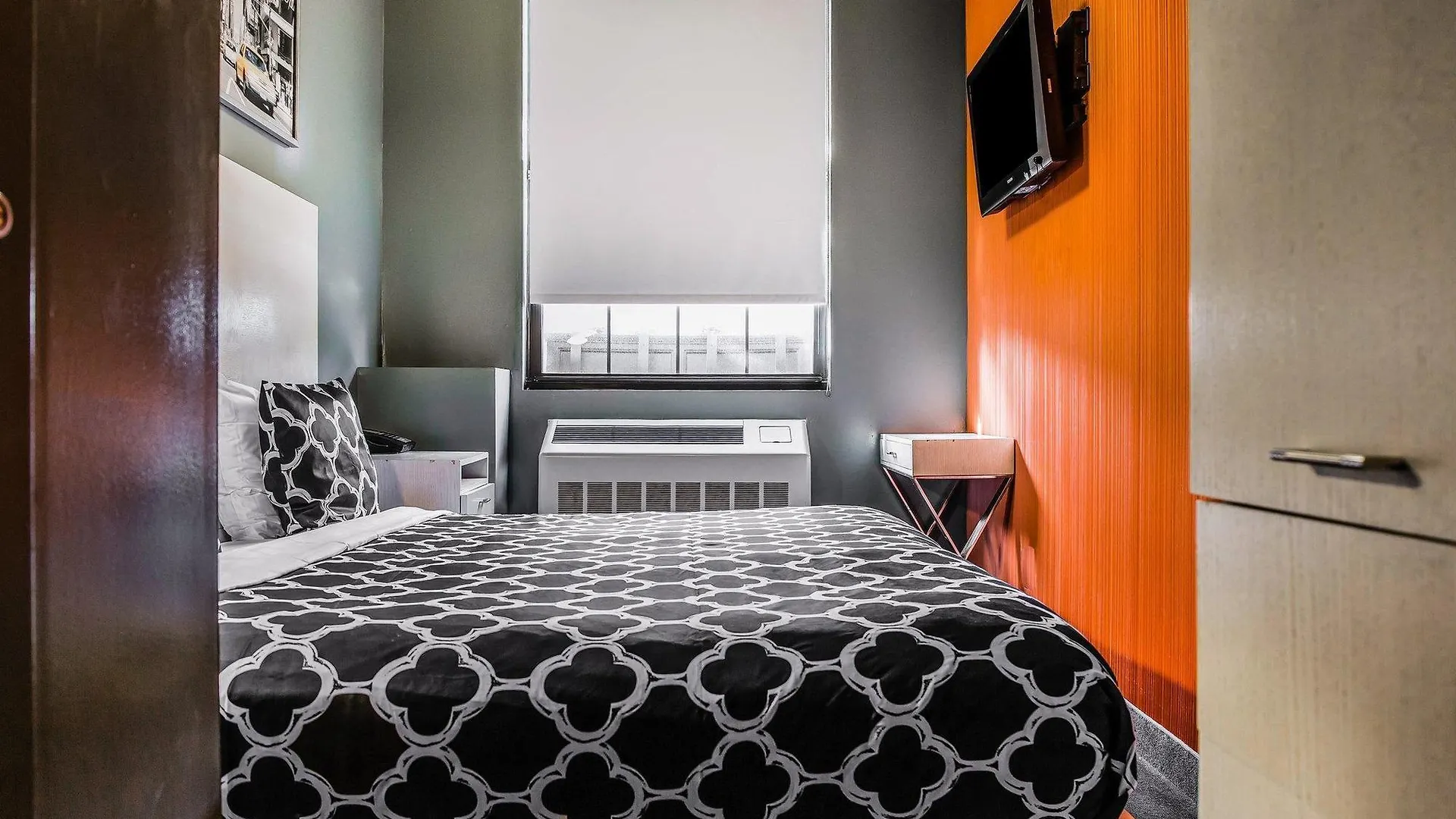 Essence Hotel New York 3*,  USA